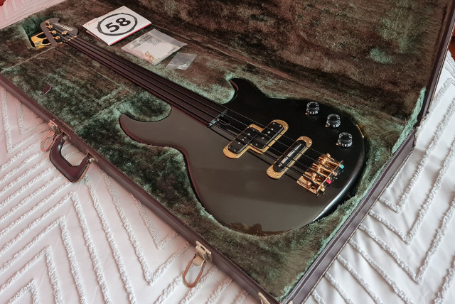 Yamaha BB3000S Black Sparkle Metallic unlined fretless (1987)