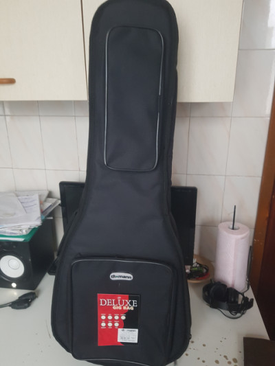 Funda acolchada de Guitarra 1/2 (travel size), nueva.