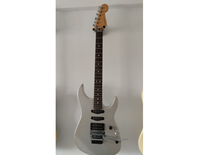 RESERVADA Fender Stratocaster Showmaster USA