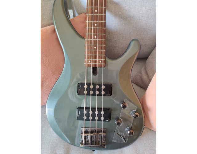 Bajo Yamaha TRBX304