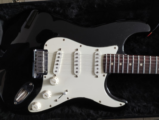Fender stratocaster standard plus del 87