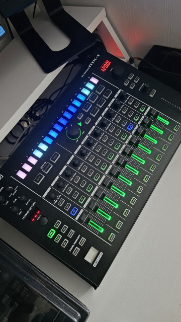 Roland MX-1 Mix Performer