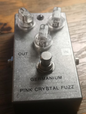 Germanium Pink crystal fuzz. Transistores AC128