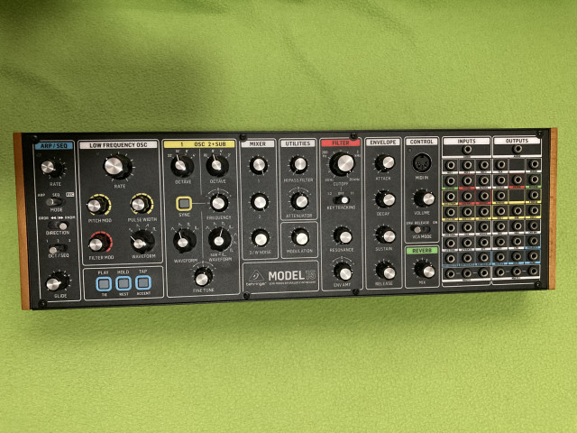 Behringer Model 15