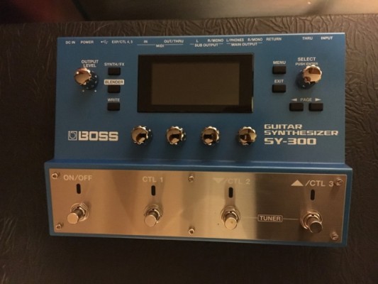Boss SY-300 Guitar synthesizer