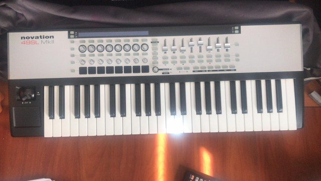 NOVATION SL49 MKII