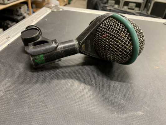 Microfono AKG D112