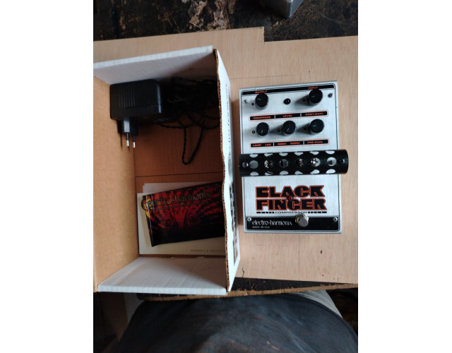Electro Harmonix black finger
