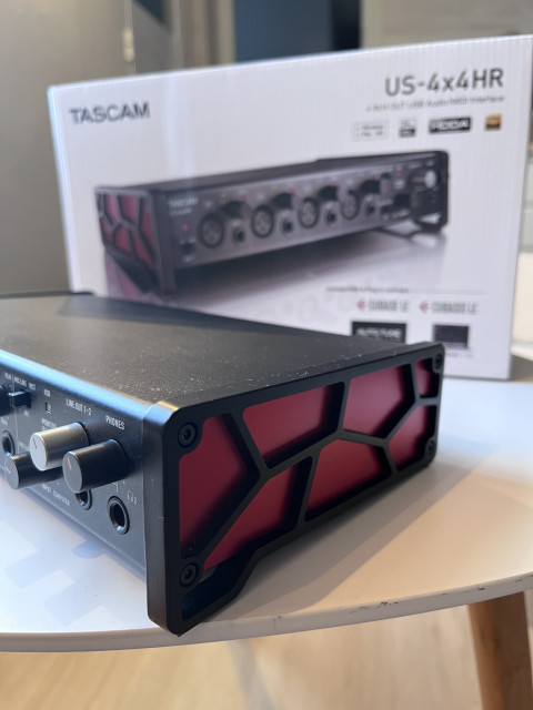 TARJETA DE SONIDO TASCAM 4x4