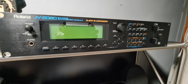 Roland JV-2080 Fully Expanded with 8 cards