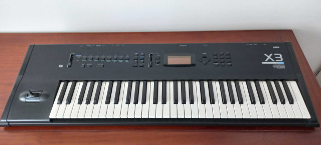 Sintetizador Korg X3