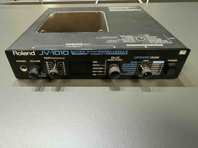 Roland JV-1010 Módulo sintetizador 64 voces