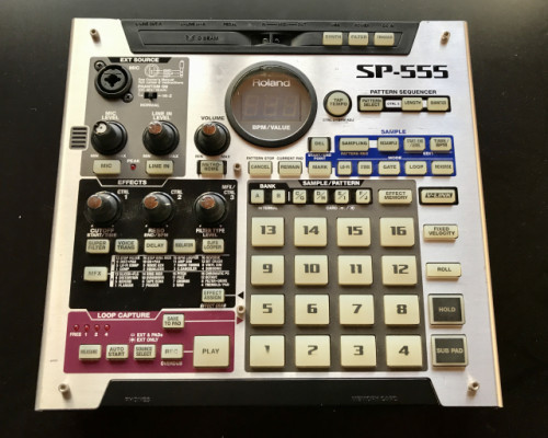 Roland SP 555 (Sampler + Groovebox + Fx)
