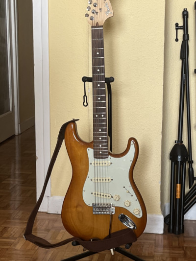 Guitarra Fender Stratocaster USA AM PE