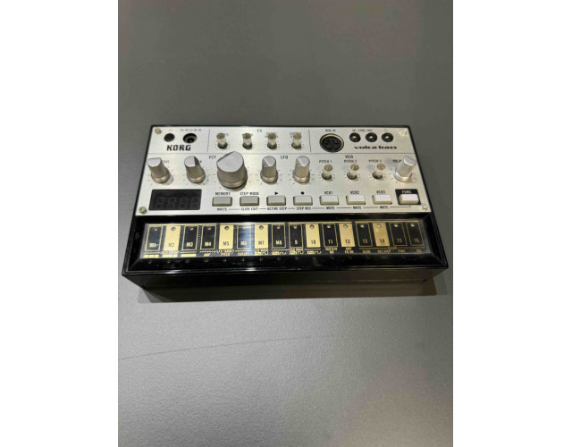 Korg Volca Bass Analog Bass Synth