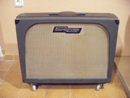Pantalla 2x12 USA, 60-70. Pino macizo, altavoces Fender-Eminence.