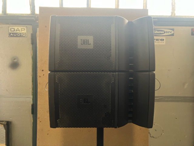 EQUIPO JBL VRX
