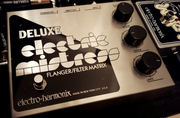 EHX Deluxe Electric Mistress