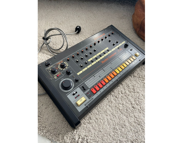 Roland TR 808 Caja de Ritmos