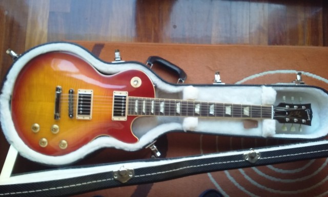 GIBSON LES PAUL STANDARD (IMPECABLE)