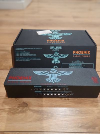 Walrus Audio Phoenix con caja y cables
