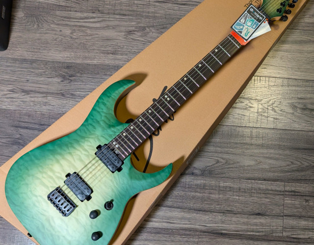 Harley Benton Amarok-BT EGNT Quilted Burst Barítona