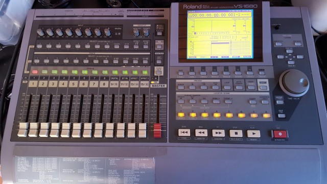 Roland VS1680 Digital Studio Workstation
