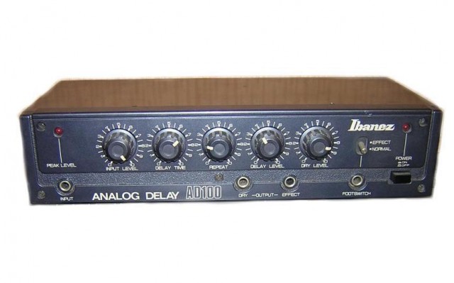 O cambio Delay analógica Ibanez AD100 Made in Japan, 80s