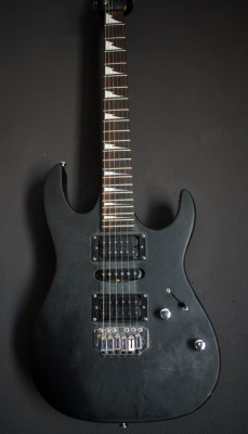 Guitarra eléctrica Ibanez Gio