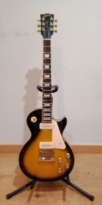 Gibson Les Paul, acepto guitarra inferior como parte de pago.