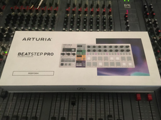 Arturia BeatStep Pro (Como nuevo)