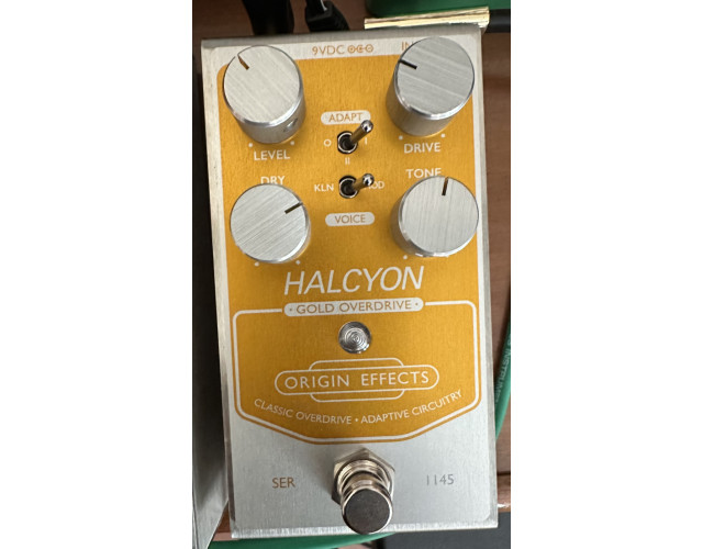 Origin Effects Halcyon Gold (clon de Klon)