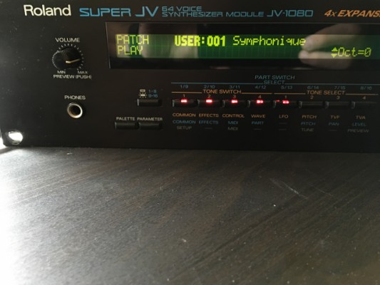 Roland JV 1080 con Tarjeta de expansion Orchestral (SR-JV80-02)