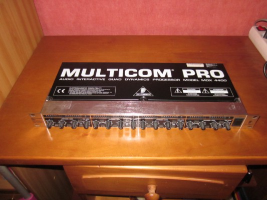 Multicompresor Behringer Multicom PRO MDX4400