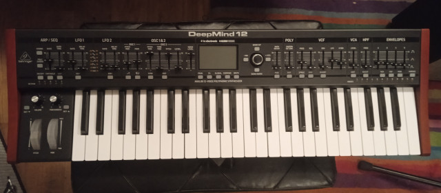 Behringer Deepmind 12