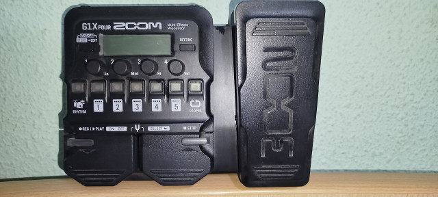 Pedal Zoom G1X FOUR