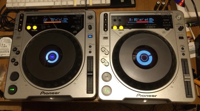 Vendo 2 CDJ800, Mk1 y Mk2