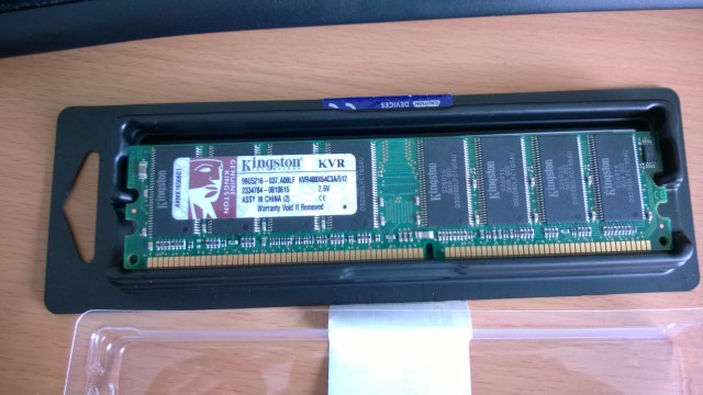 Kingston DDR 1GB - KVR400X64C3A/512 (dos módulos)