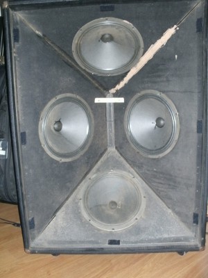Pantalla fender bassman speaker enclosure 135.