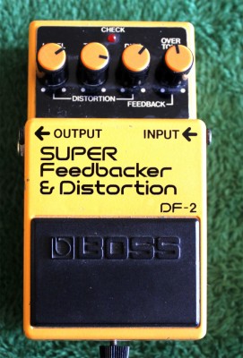 Boss Df2 Super feedbaker and distorsion