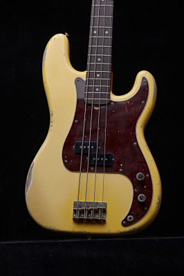 VEGARELICS Precision Bass Vintage White Old Sweat Edition