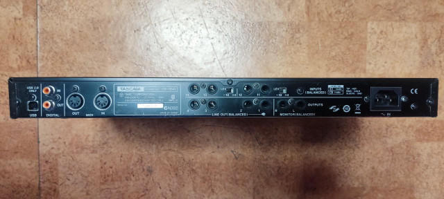 Interface Tascam US-1641
