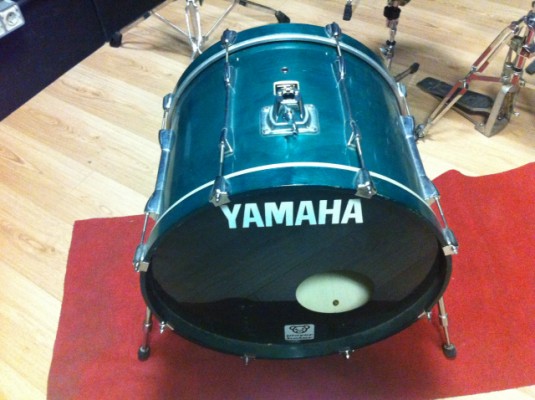Bombo 22" Yamaha Stage Custom
