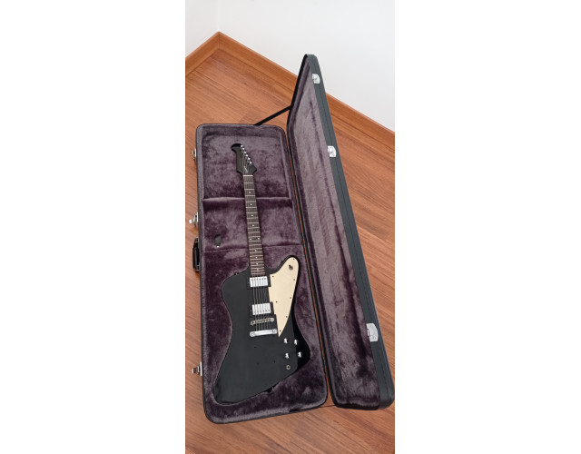 Guitarra Epiphone Firebird y estuche
