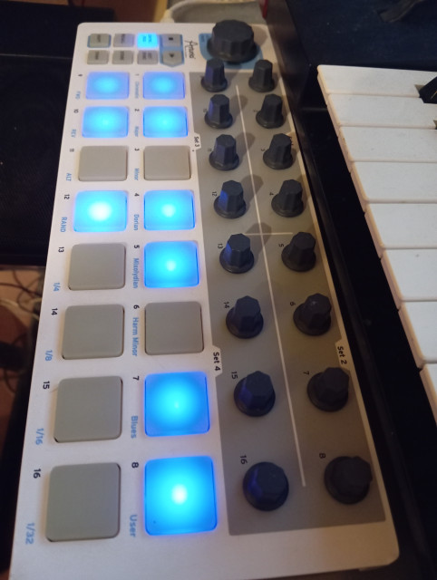 ARTURIA BeatStep