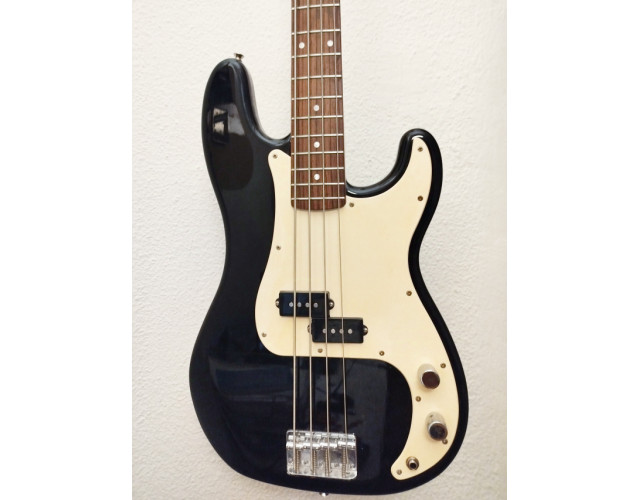 Bajo Fender Precision Squier