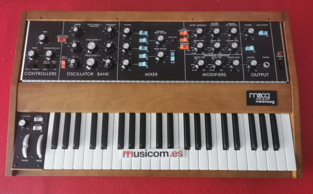 Moog Minimoog MODEL D reissue 2017 RESERVADO