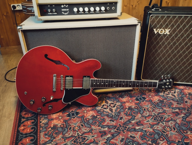 Gibson ES335 Dot