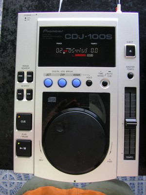 Pioneer CDJ 100