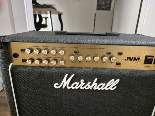 Amplificador Marshall JVM215C